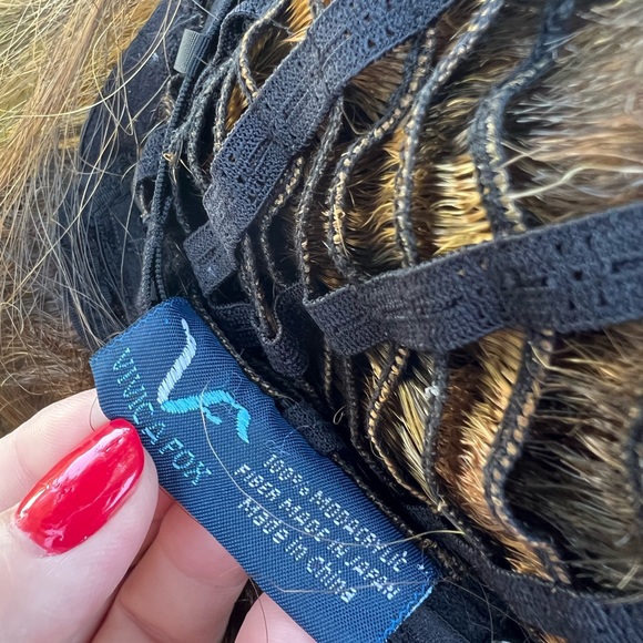 Vivica A. Fox 100% Modacrylic Wig - Picture 11 of 11